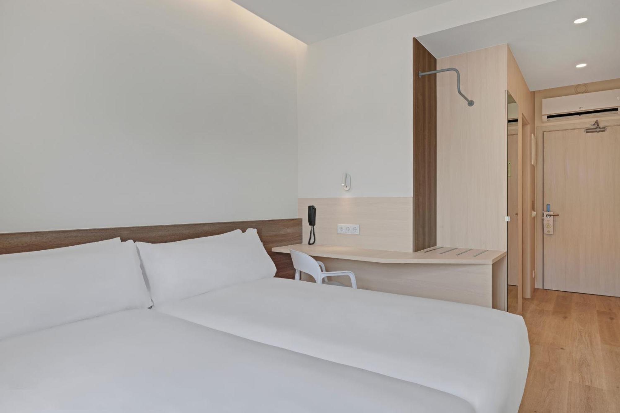 B&B Hotel Santiago Milladoiro Luaran gambar